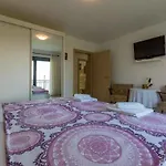 In 5244 Apartman *