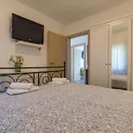 Apartmán In 5244 *