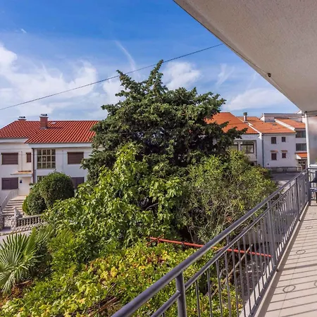 Apartment In 5244 Crikvenica