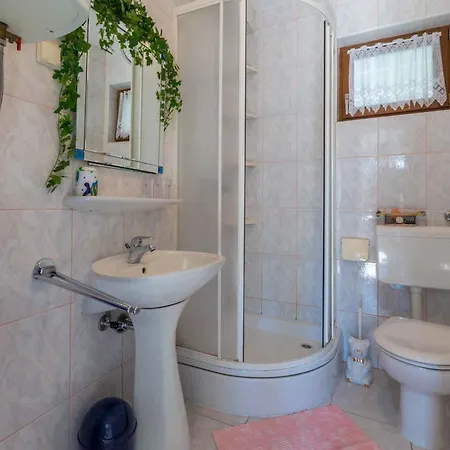 Apartment In 5244 Crikvenica