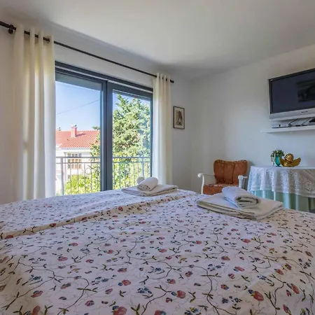Apartment In 5244