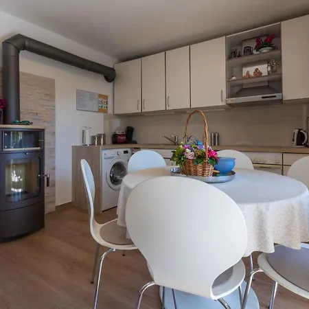 Apartment In 5244 Crikvenica