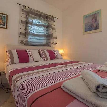 Apartment In 5244