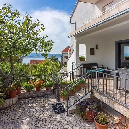 Apartment In 5244 Crikvenica