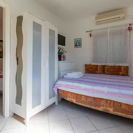 In 5244 아파트 크리크베니카