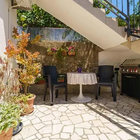 In 5244 크리크베니카