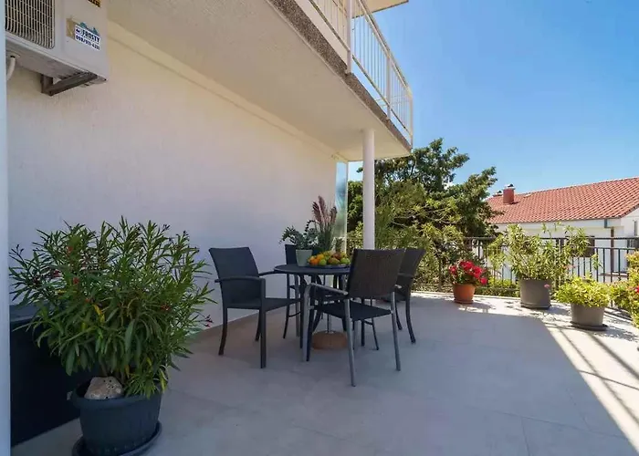 In 5244 Crikvenica