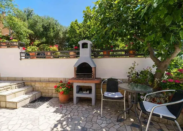 In 5244 Апартаменты