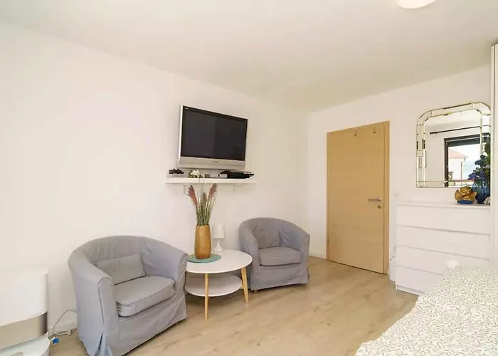 In 5244 * Цриквеница