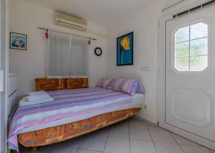 In 5244 Цриквеница